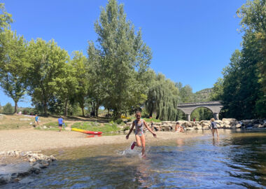 Christelijk vakantiepark Lot zwemmen in de rivier 01