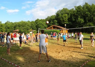 Christelijk vakantiepark Frankrijk volleybal 00